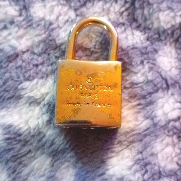 Louis Vuitton Lock - Picture 2 of 2